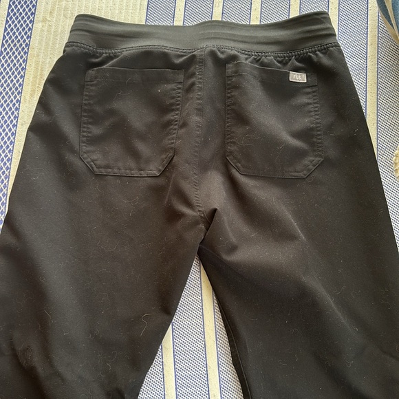 Livingston Basic Scrub Pants from fig - Picture 2 of 4